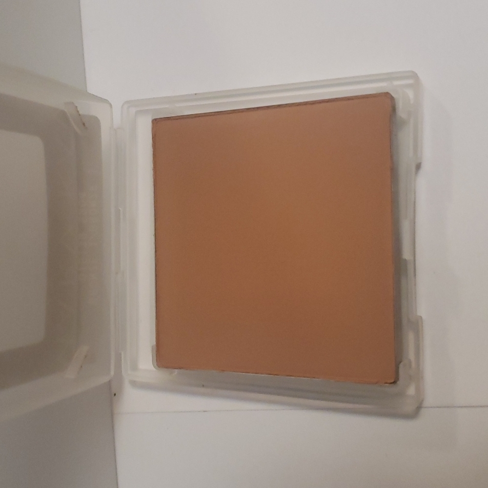 Mary kay sheer mineral pressed powder. Bronze 1
